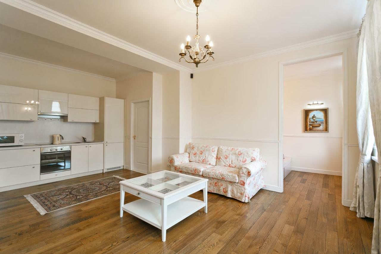 Royal Rent Minsk Apartment Bagian luar foto